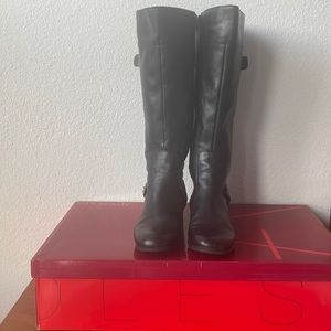 Aerosoles knee high black leather boots size 7 1/2